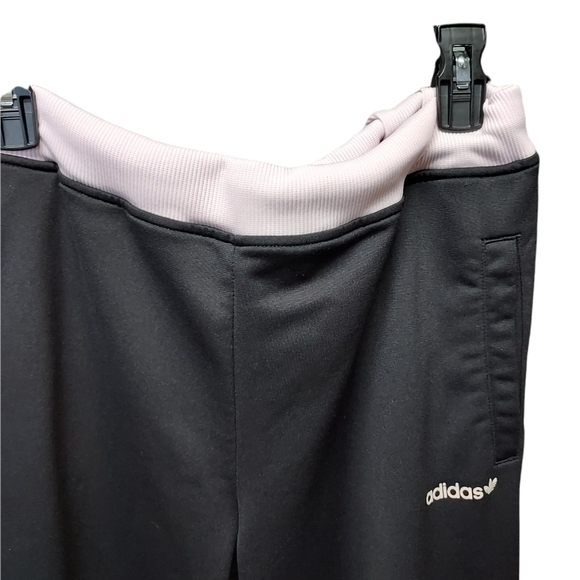 Adidas women's black jogging pants large front pockets - Picture 2 of 10